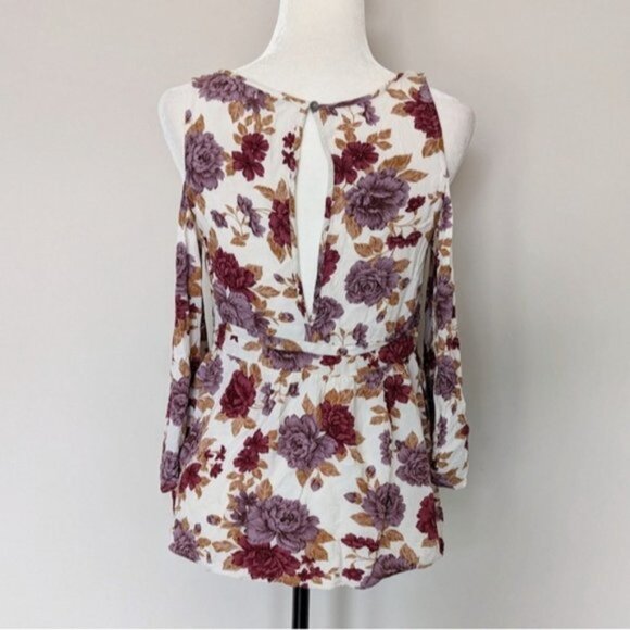 American Eagle cold shoulder floral blouse - Picture 3 of 9